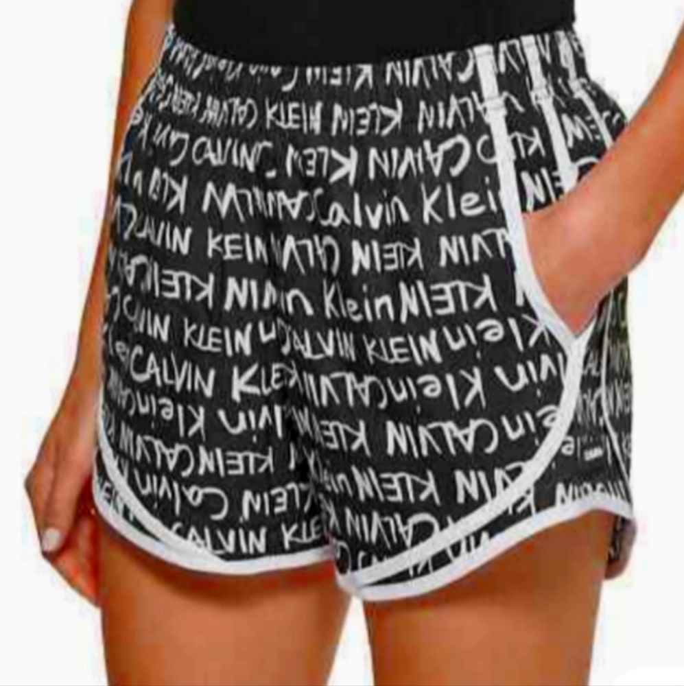 💕 Plus Size Women's Black Shorts